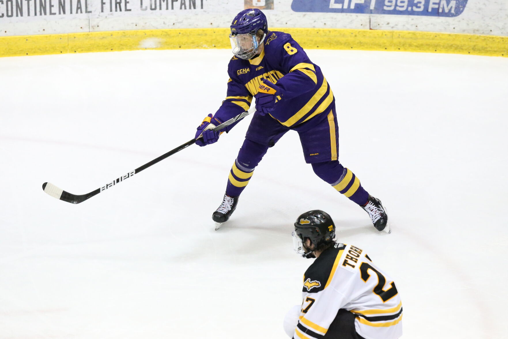 Updated: Smith leads Mavericks past Huskies in overtime